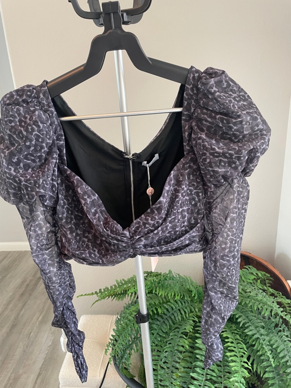 Oh Polly Charcoal Leopard Puff Sleeve Crop Top